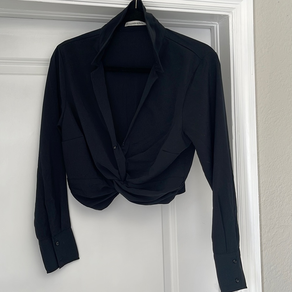 Abercrombie Size Medium Black Crop Top Twisted